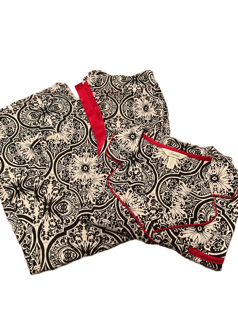 NWOT Soma size Med. Sleepwear set. Classic & timeless